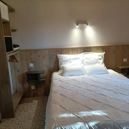 Les Bois De Malaguet - D'etape Et De Sejour Guest house
