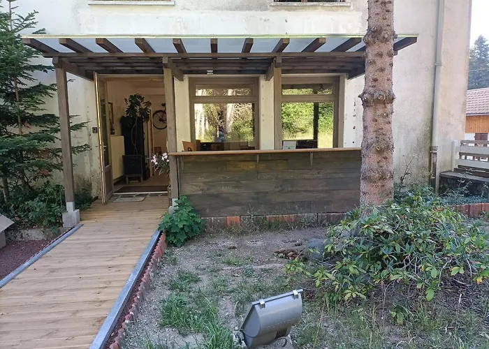 Les Bois De Malaguet - D'etape Et De Sejour Guest house