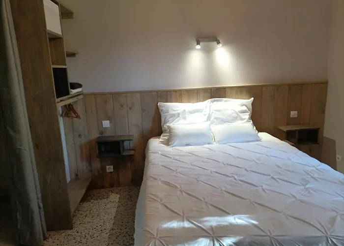 Les Bois De Malaguet - D'etape Et De Sejour Guest house