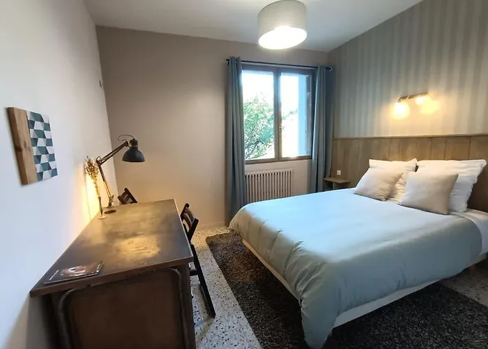 Les Bois De Malaguet - D'etape Et De Sejour Guest house